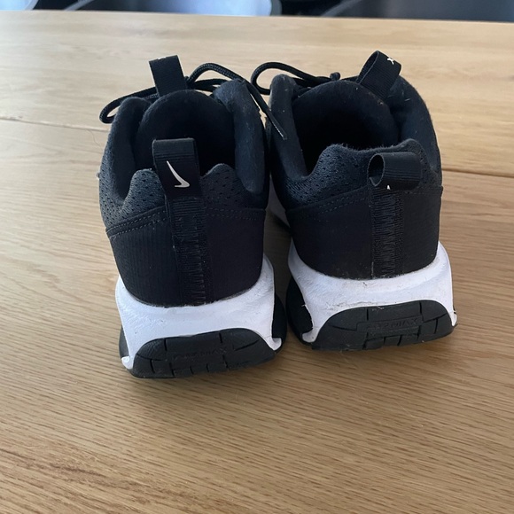 Nike Women's Air Max - Picture 3 of 5